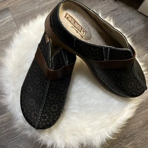 Pikolinos women clog